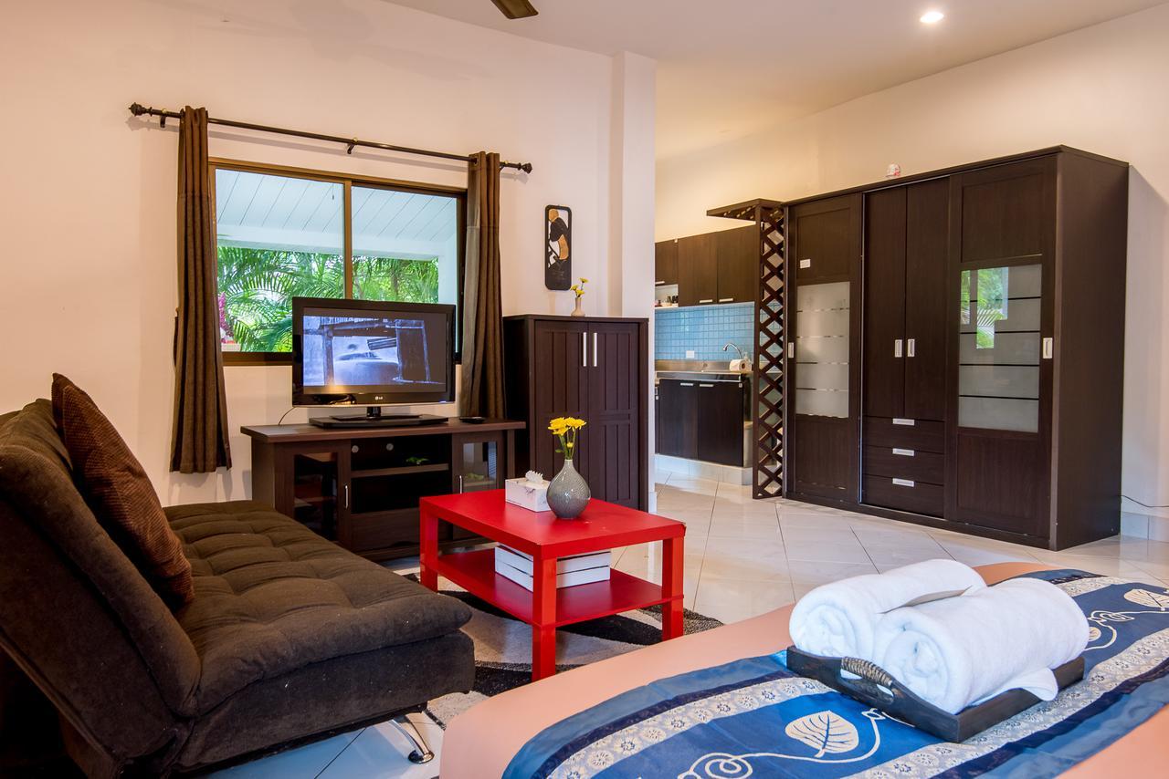 Tananza Resort & Homestay Phuket Nai Harn Екстериор снимка